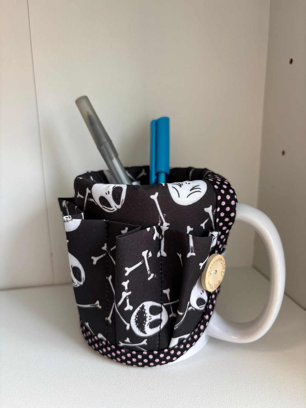 Crochet hook cup